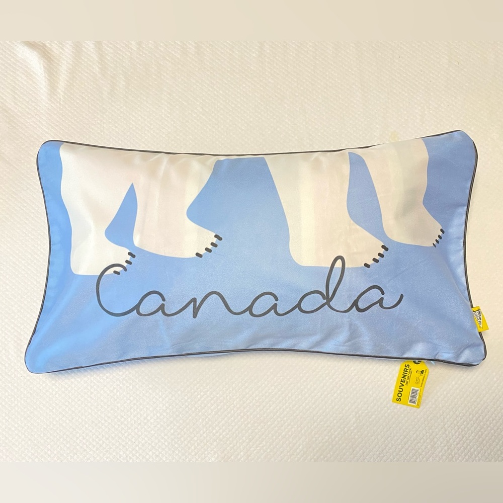 Set of 3 C A N A D A COVER PILLOWS | New | L63x H33 cm.